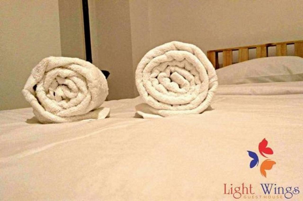 Light Wings Family Guesthouse Єреван Екстер'єр фото