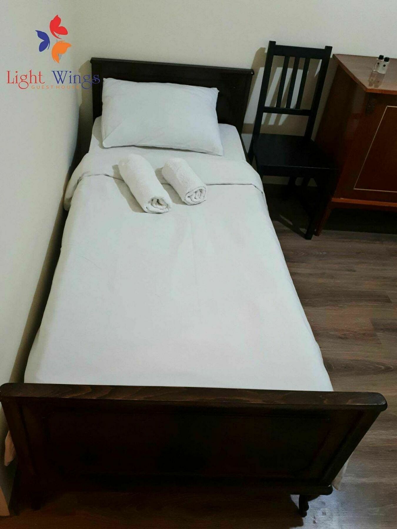 Light Wings Family Guesthouse Єреван Екстер'єр фото